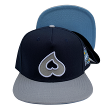 Load image into Gallery viewer, Heart Snapback w/ Blue Bottom