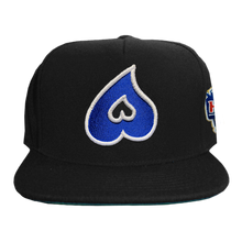 Load image into Gallery viewer, Heart Snapback W/ Side Patch