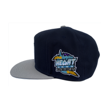 Load image into Gallery viewer, Heart Snapback w/ Blue Bottom